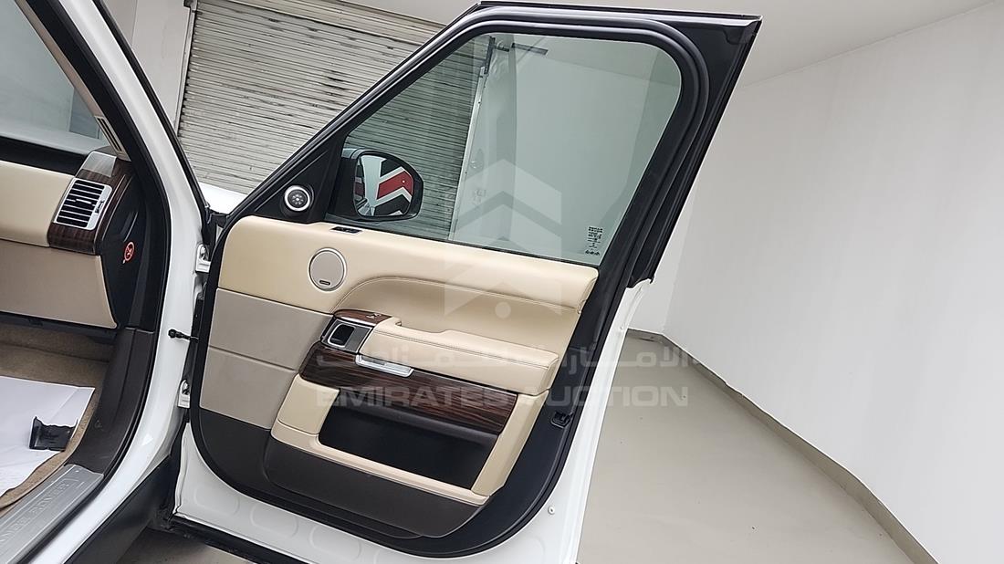 2016 Range Rover Vogue — Front Right Door — Photo 31