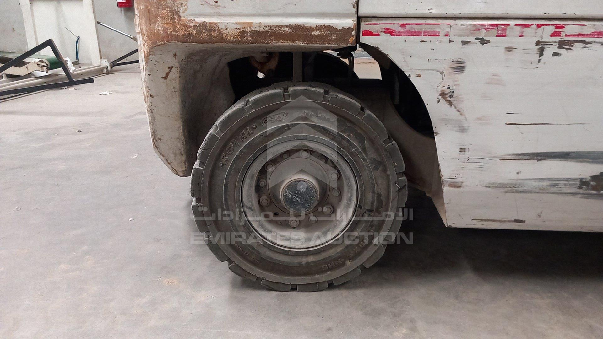 0 NISSAN FORKLIFT VIN: NP1F2-00310