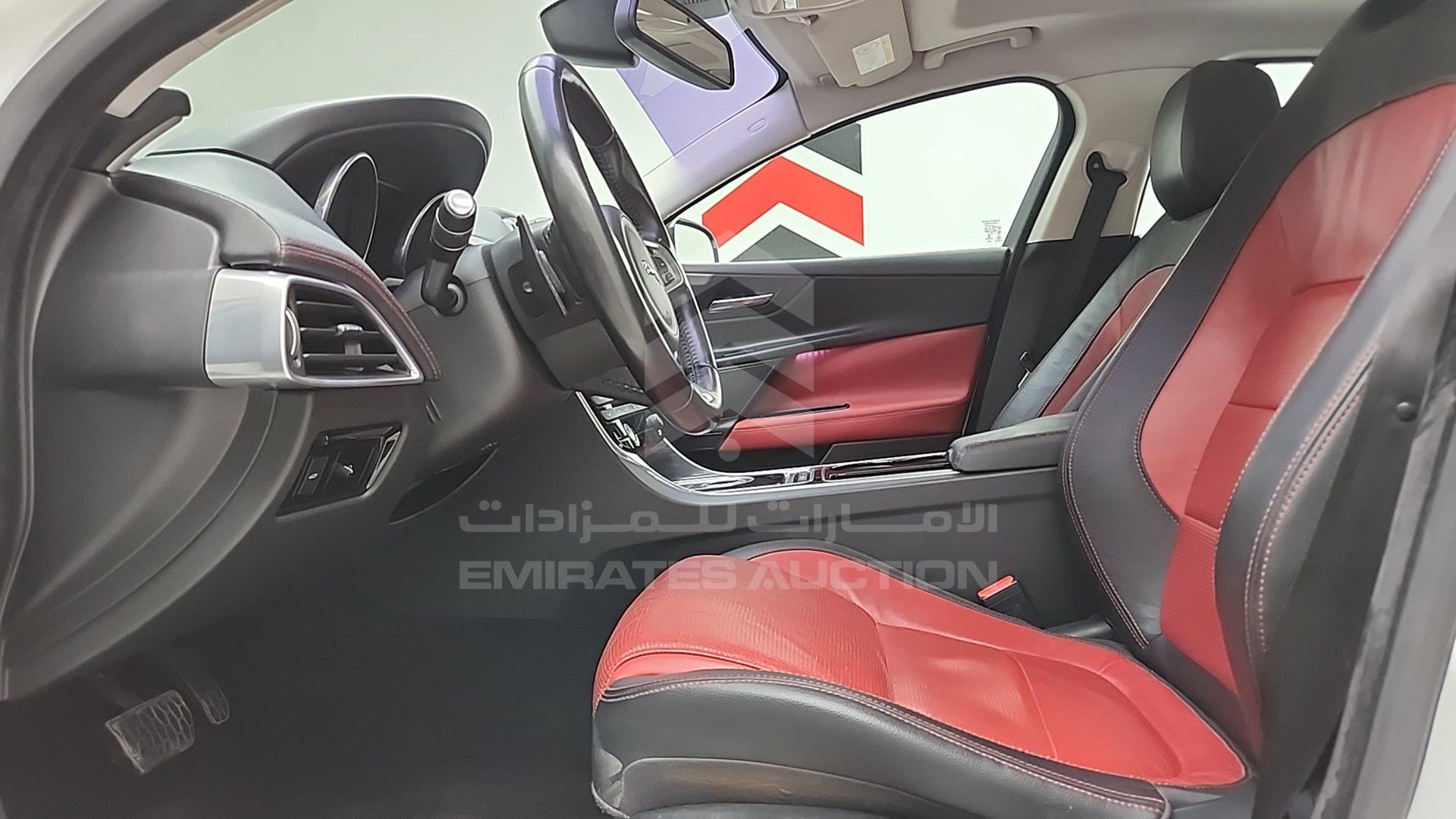 2016 JAGUAR XE VIN: SAJAB4BG8GA924028