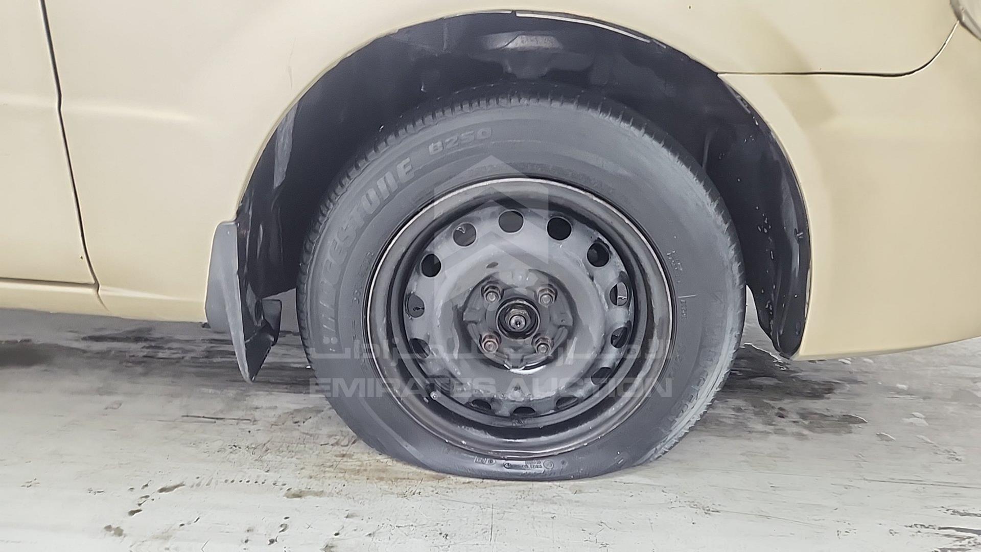 2002 MAZDA 323 VIN: JM7BJ12M821209520