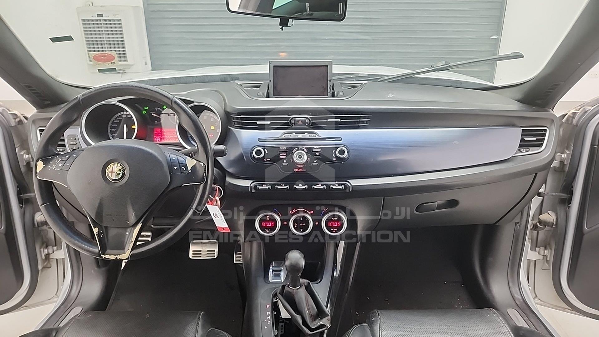 2014 ALFA ROMEO GILULIETTA VIN: ZARCABCA0E7216185