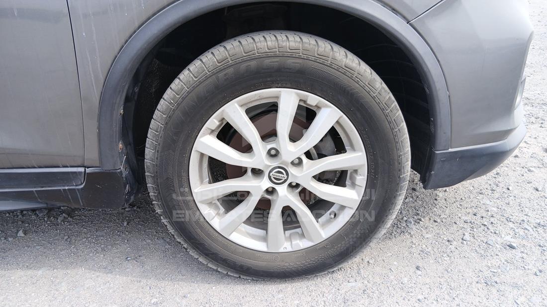 2020 Nissan Rogue — Front Right Tyre — Photo 27
