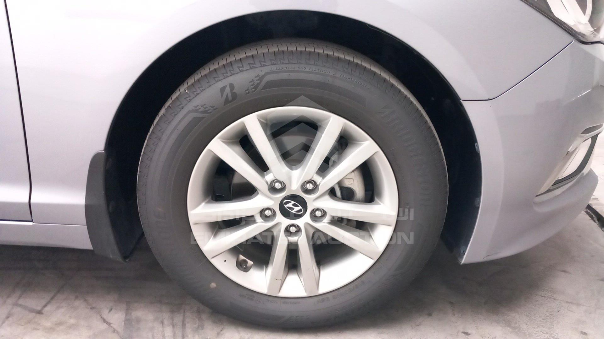 2017 HYUNDAI SONATA VIN: KMHE241G7HA278821