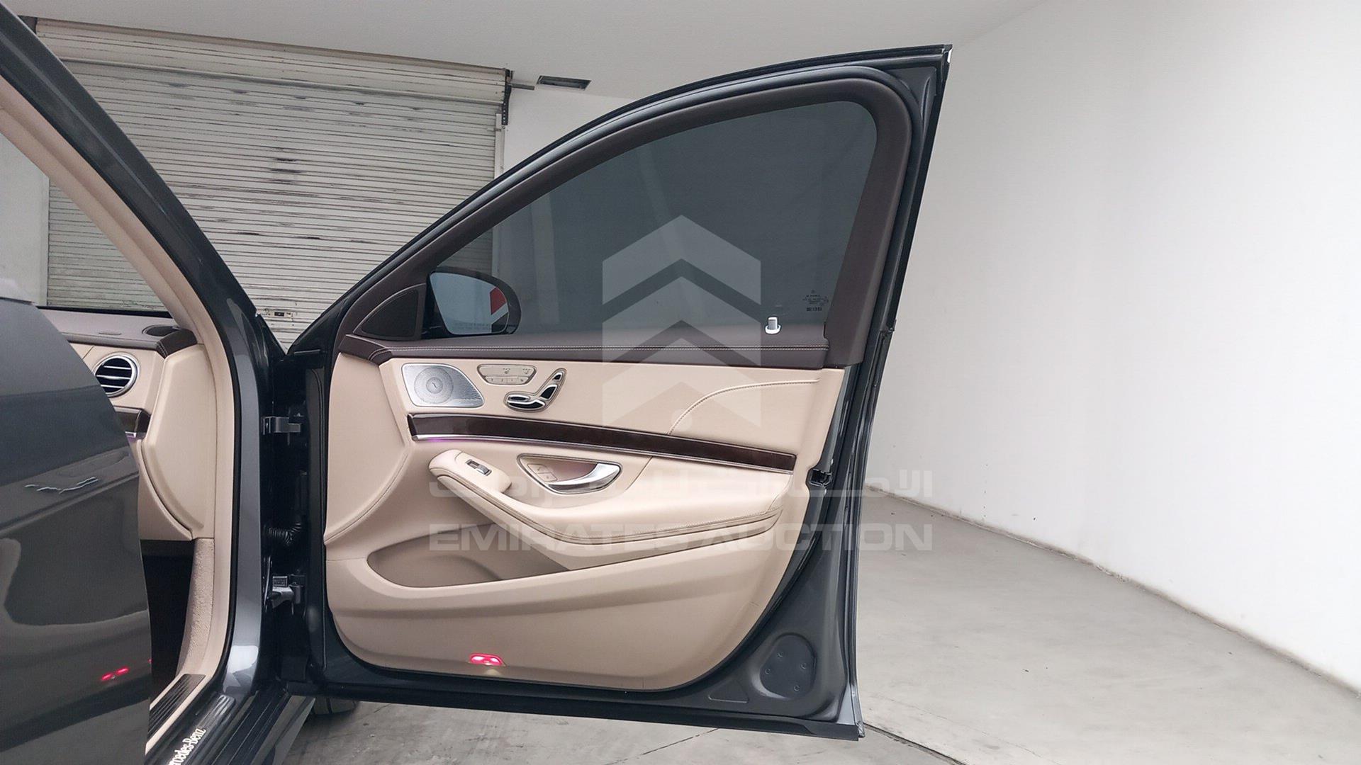 2020 MERCEDES S 560 VIN: WDDUG8GB3LA522144