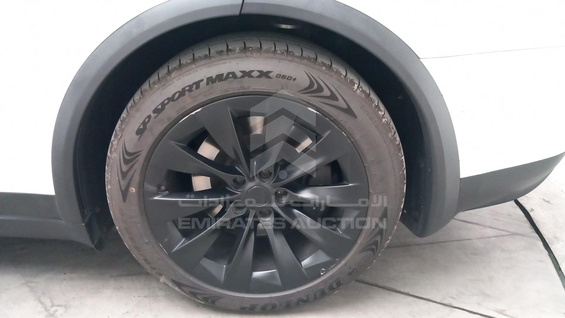 2018 TESLA MODEL X VIN: 5YJXCCE27JF116185