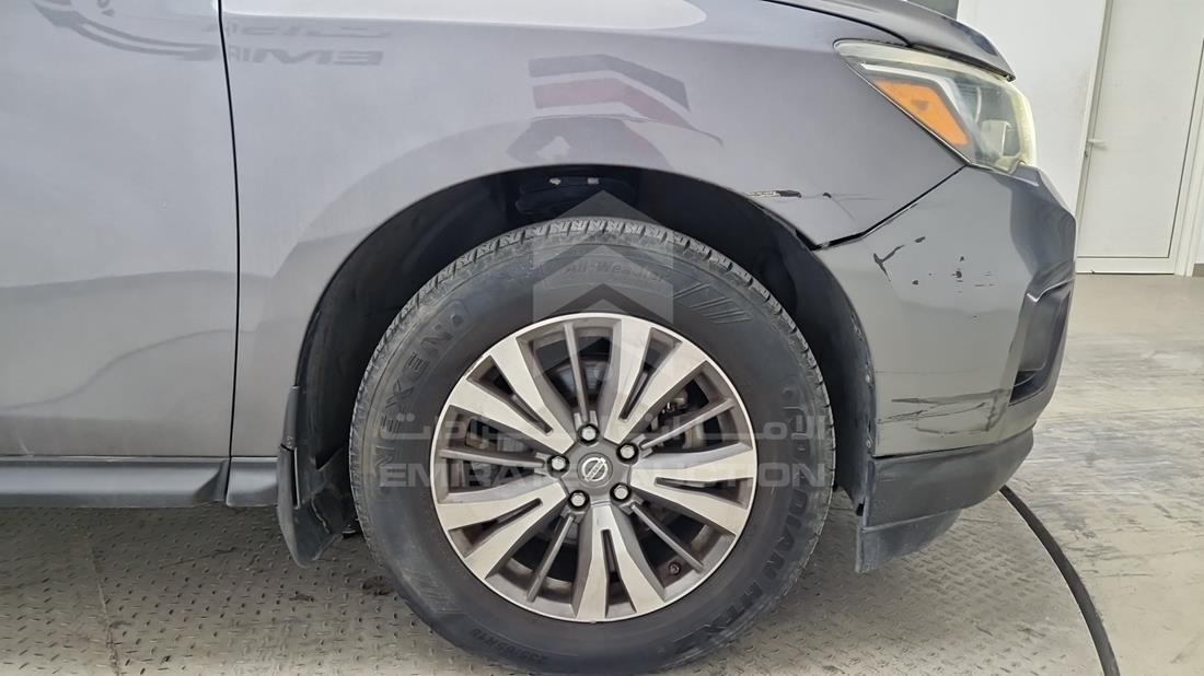 2017 Nissan Pathfinder — Front Right Tyre — Photo 40