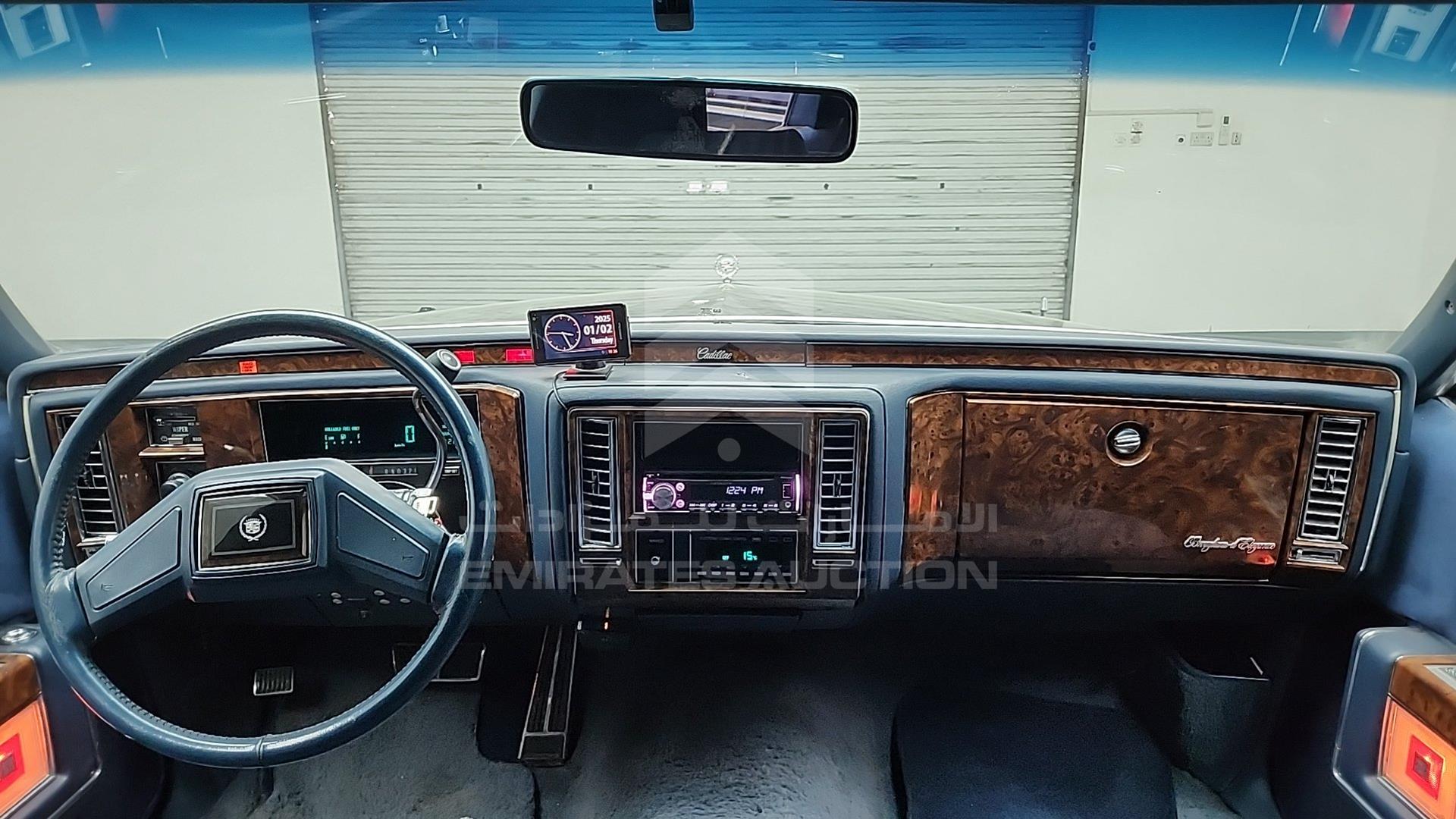 1992 CADILLAC BROUGHAM VIN: 1G6DW5473NR704705
