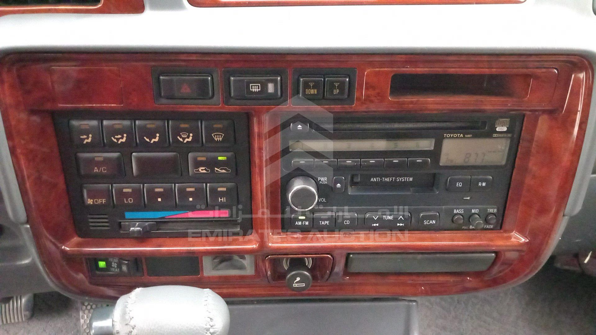 1996 TOYOTA LAND CRUISER VIN: JT3HJ85J6T0119907