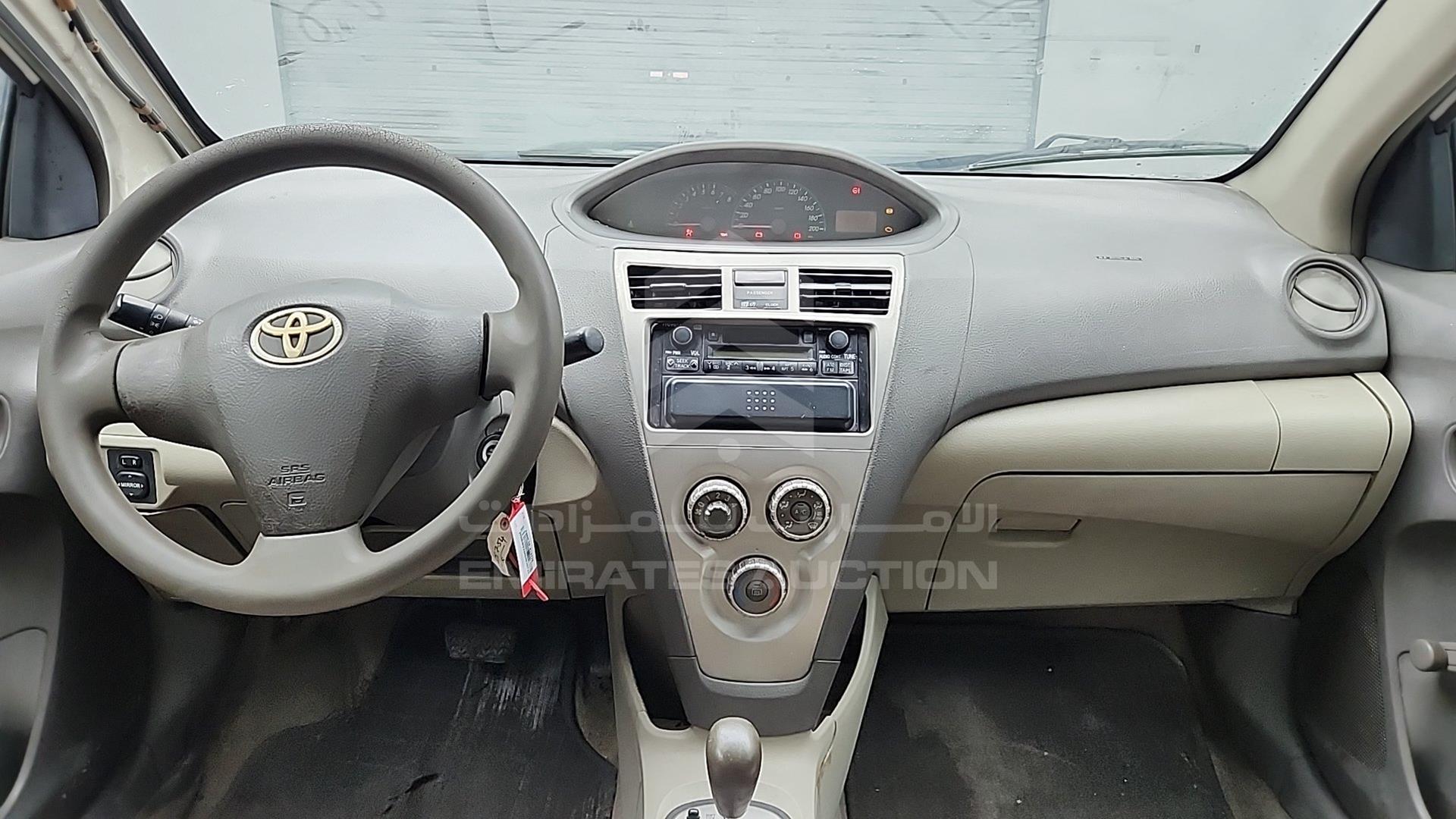 2009 TOYOTA YARIS VIN: JTDBW923494025721