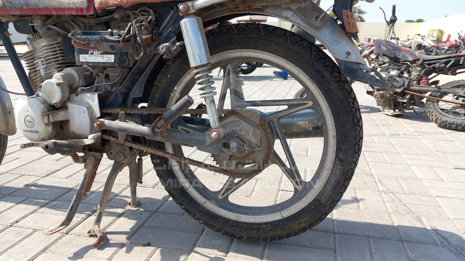 0 HONDA MOTORBIKE VIN: CJ30364005130
