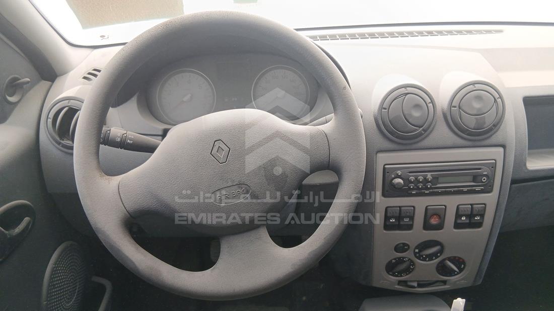 2012 Renault Logan — Steering & Mounted Controls — Photo 12