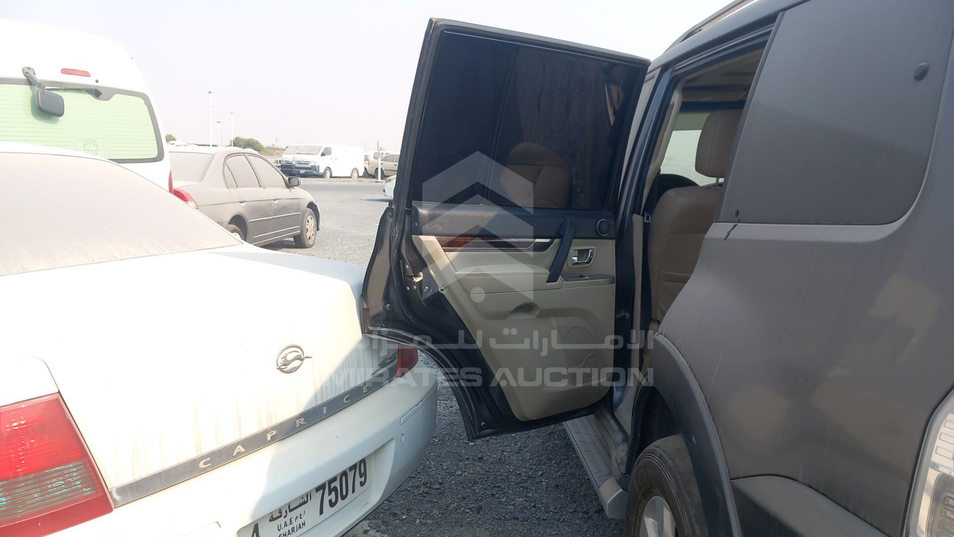 2013 MITSUBISHI PAJERO VIN: JMYLRV95WDJ701089