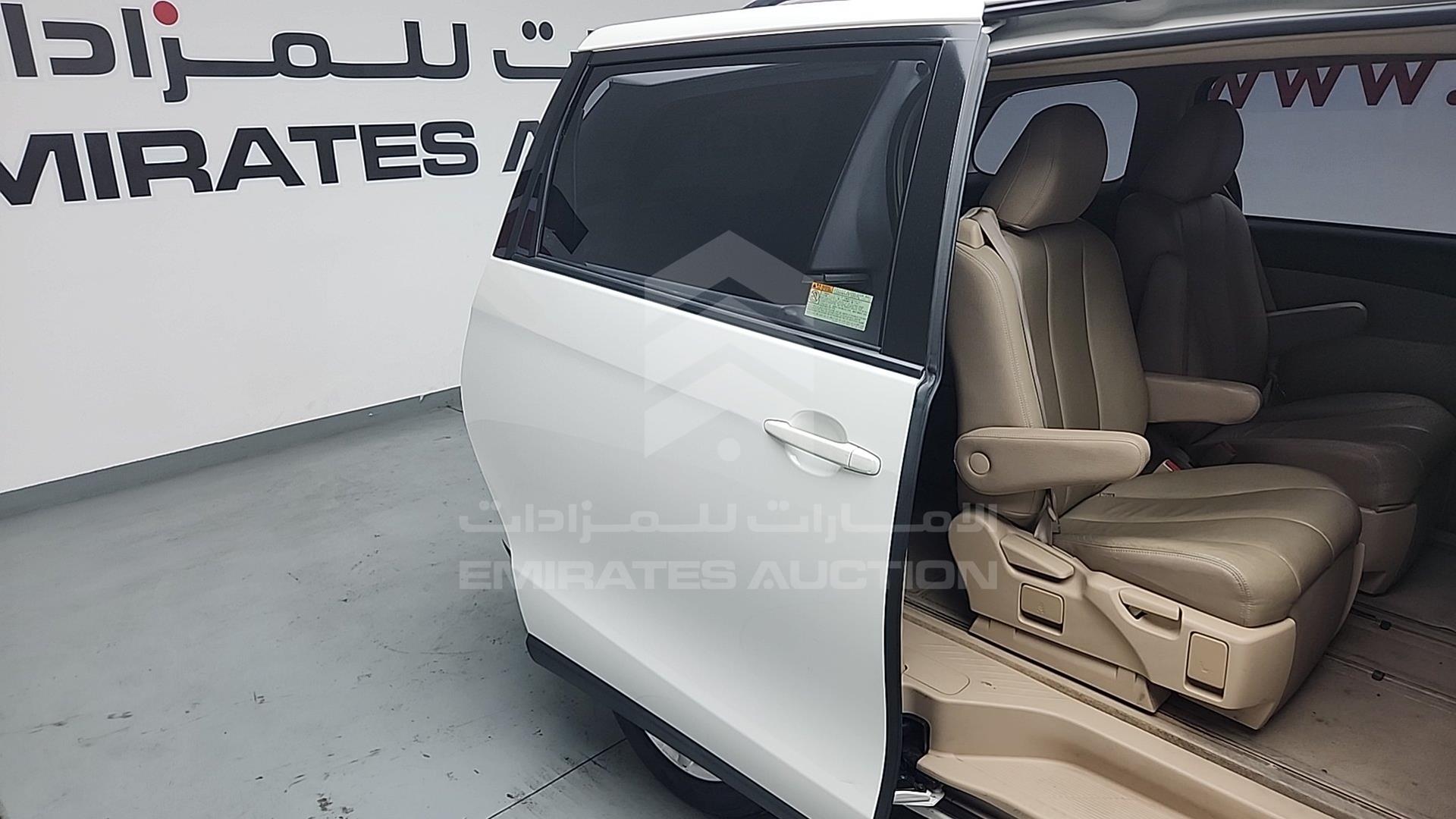 2019 TOYOTA PREVIA VIN: JTNGE52M8K7175485