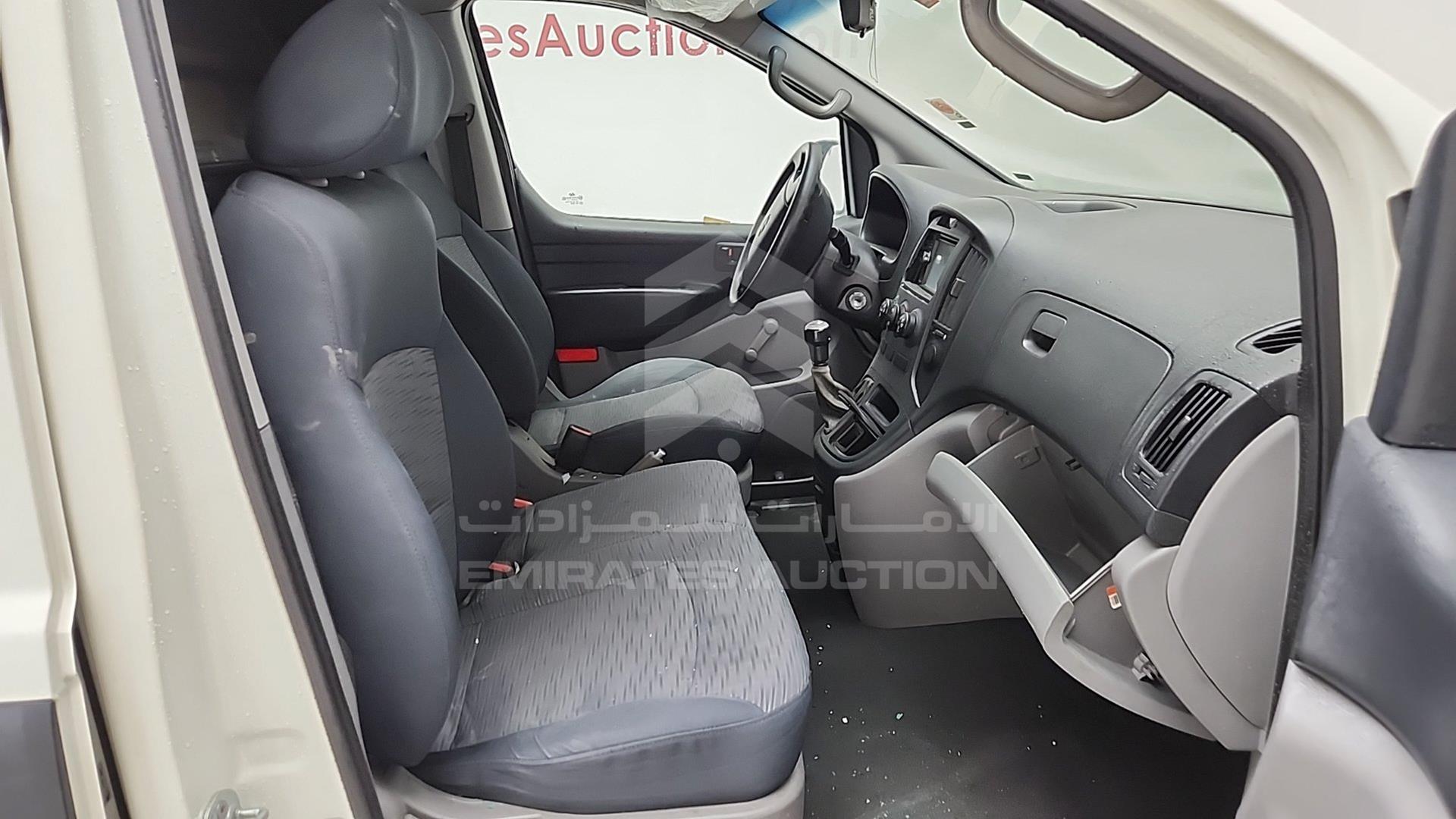2012 HYUNDAI H1 VIN: KMHWG81R8CU364919