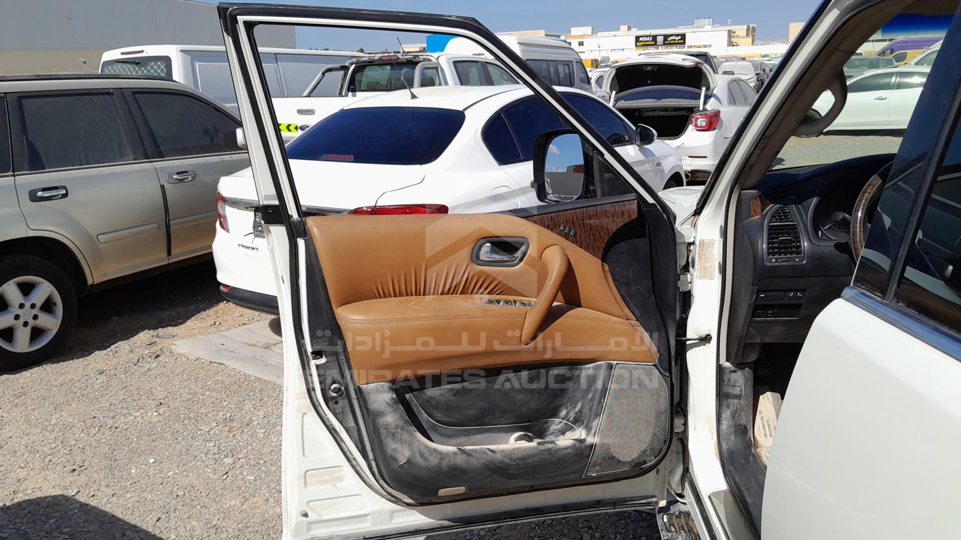 2017 NISSAN PATROL VIN: JN8AY2NY4H9301065