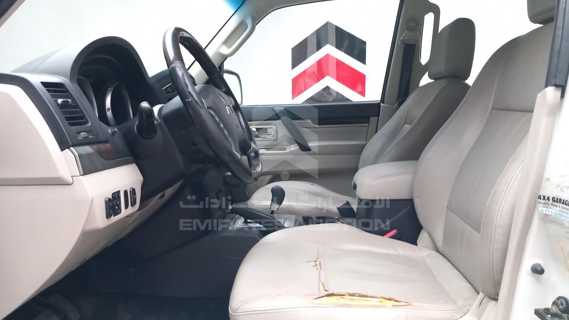 2010 MITSUBISHI PAJERO VIN: JMYLRV95WAJ713865