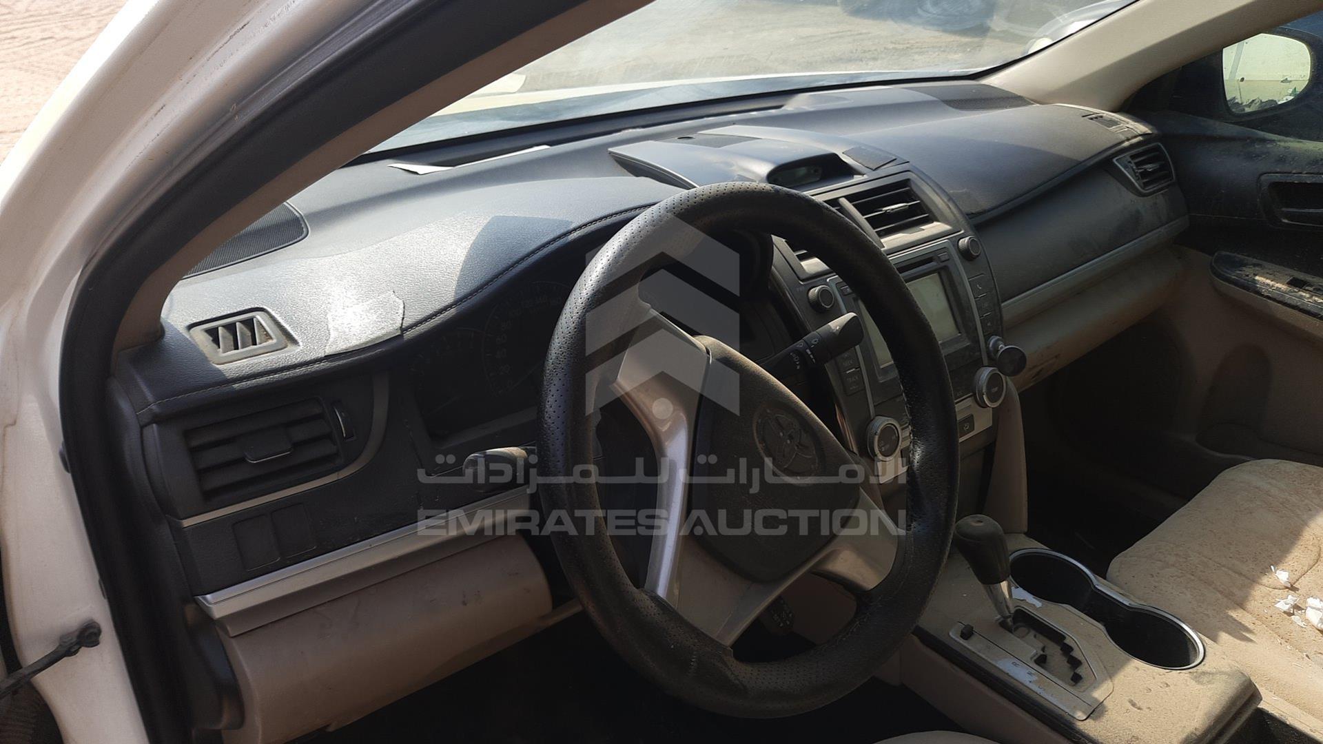 2015 TOYOTA --- VIN: 6T1BF9FK7FX585549