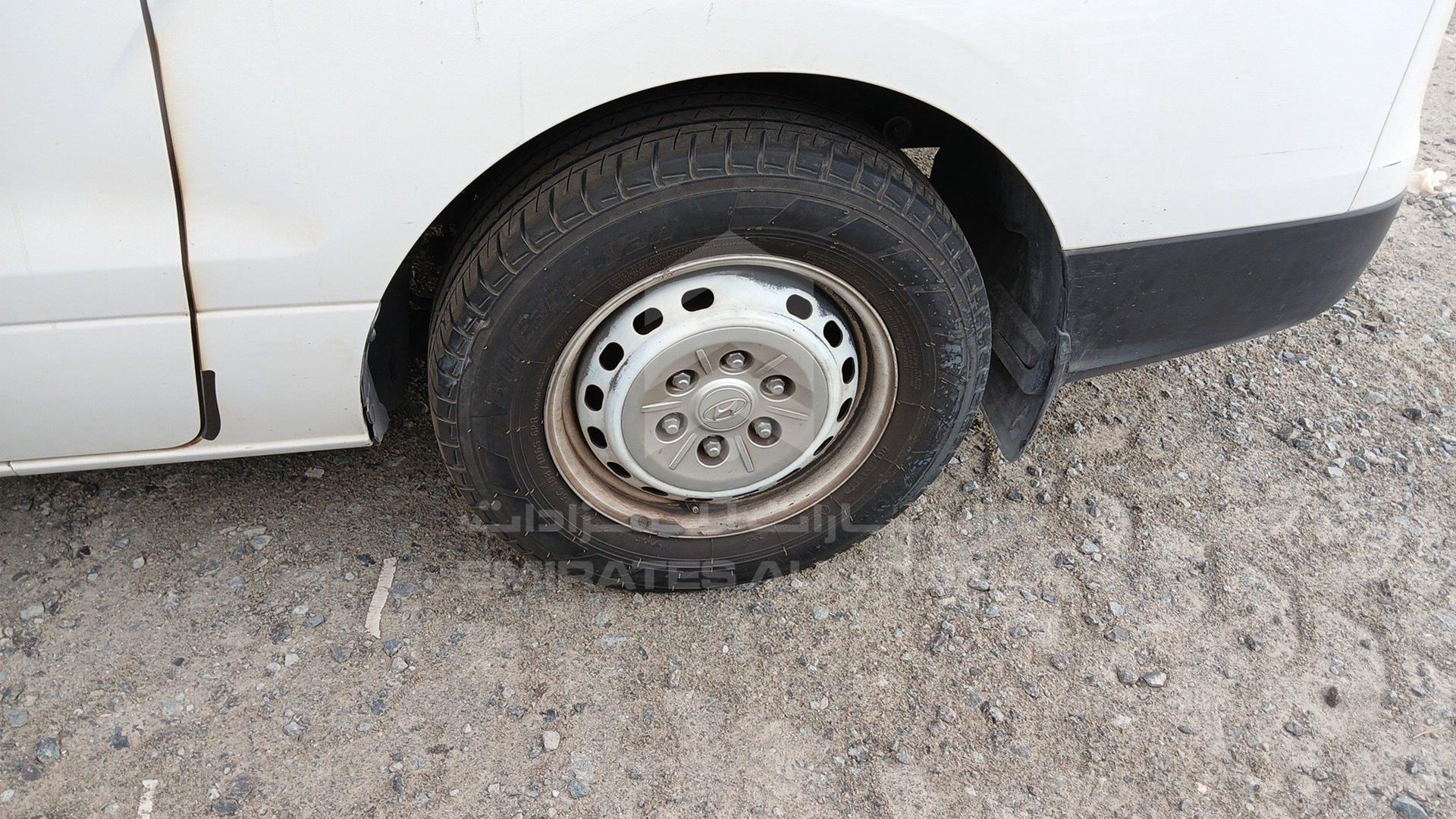 2019 HYUNDAI H1 VIN: KMJWA37R4KU016835