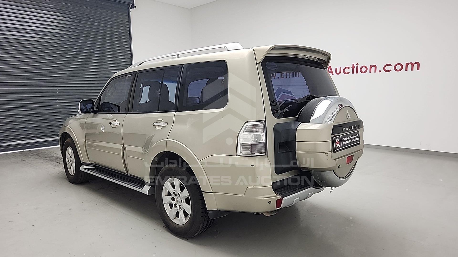 2011 MITSUBISHI PAJERO VIN: JMYLRV95WBJ706502
