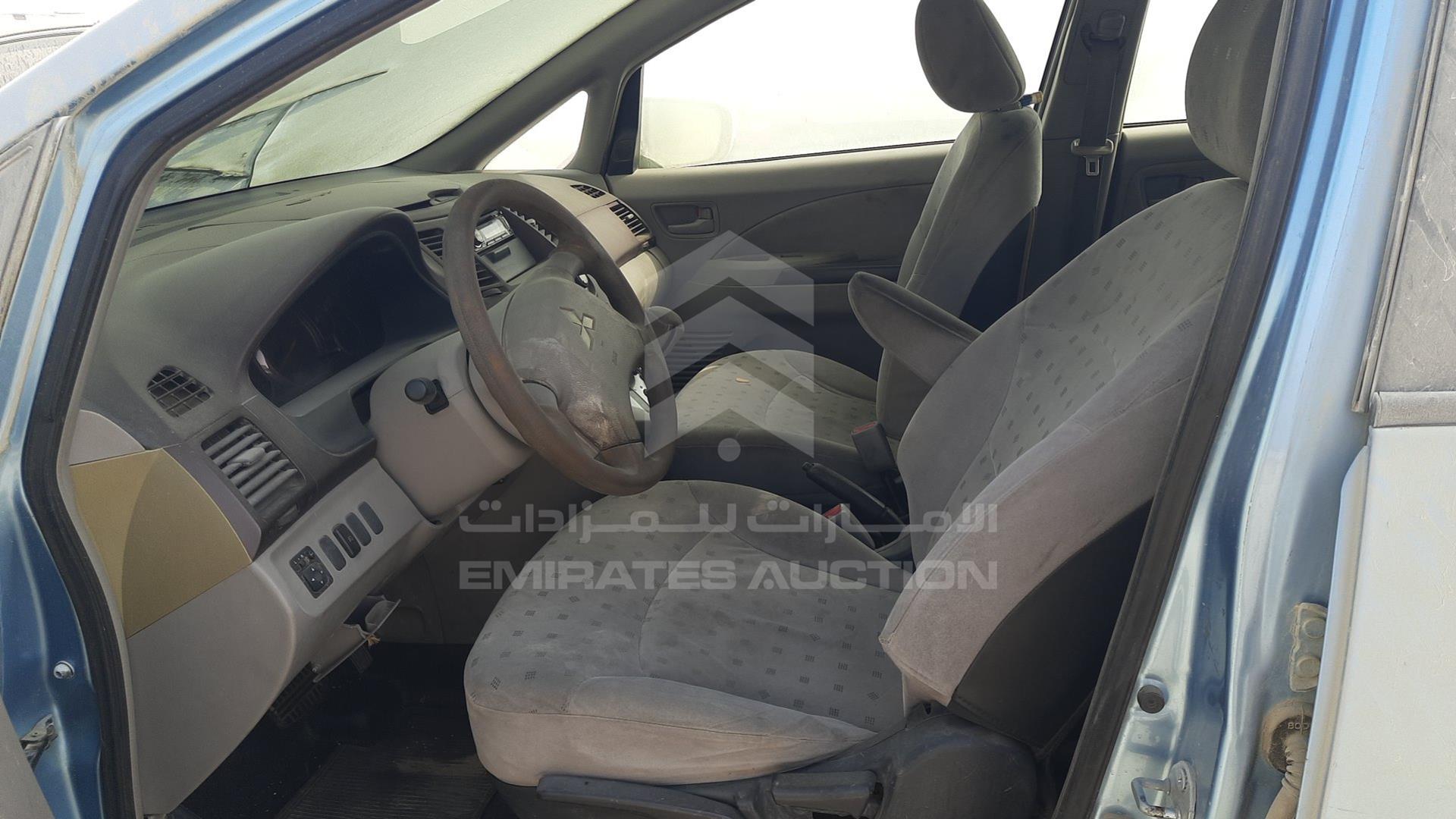 2005 MITSUBISHI GRANDIS VIN: JMYLRNA4W5Z703587