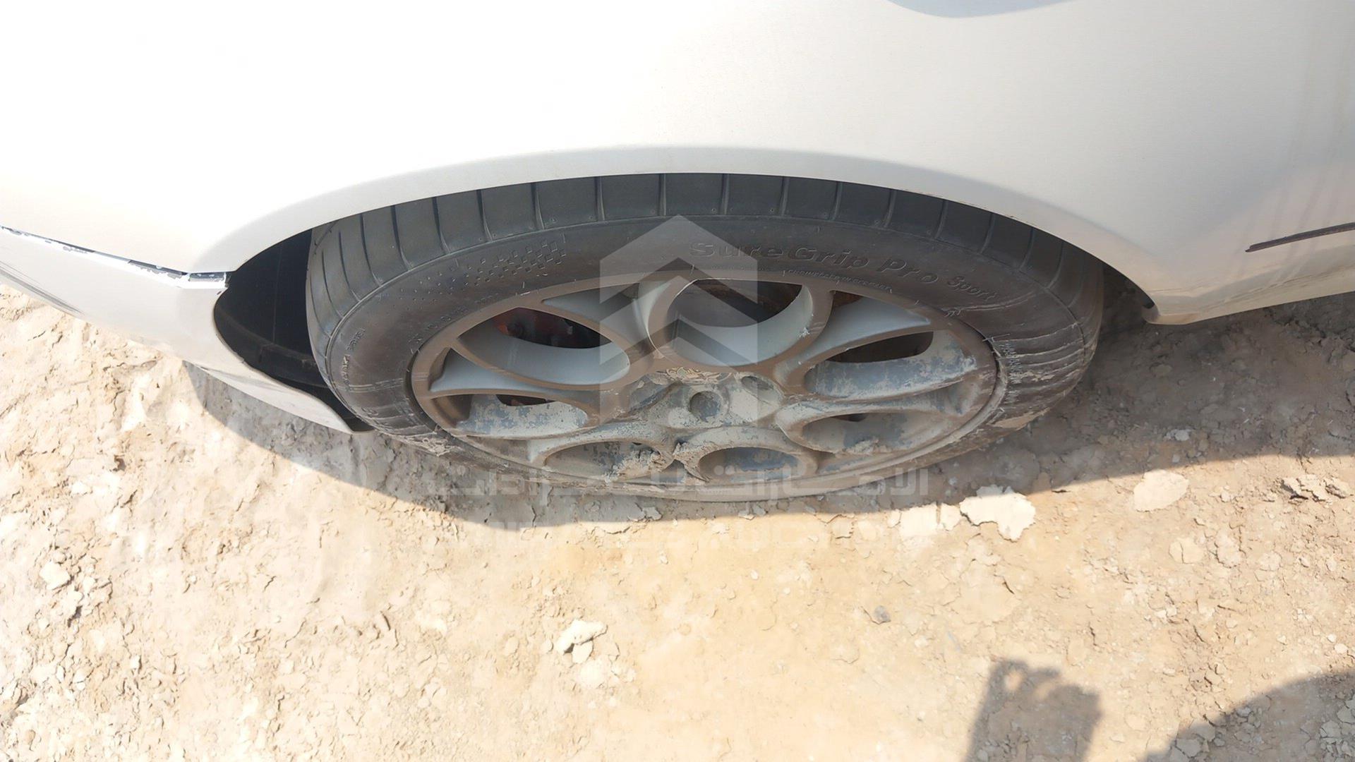 0 ALFA ROMEO --- VIN: ZAR93900005021104