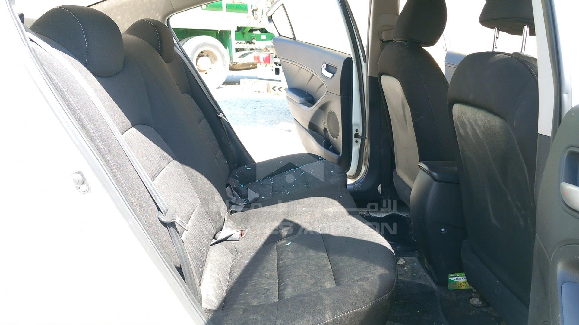 2013 KIA CERATO VIN: KNAFK4111D5806888