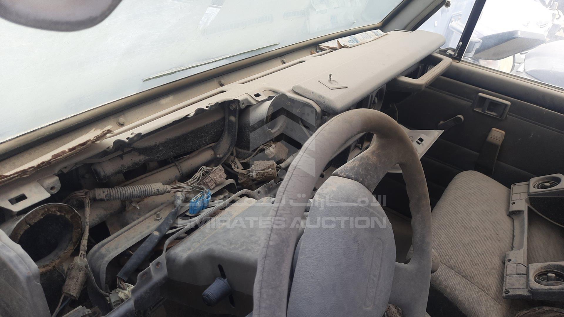 2005 TOYOTA LAND CRUISER VIN: JTFLB71J858007379