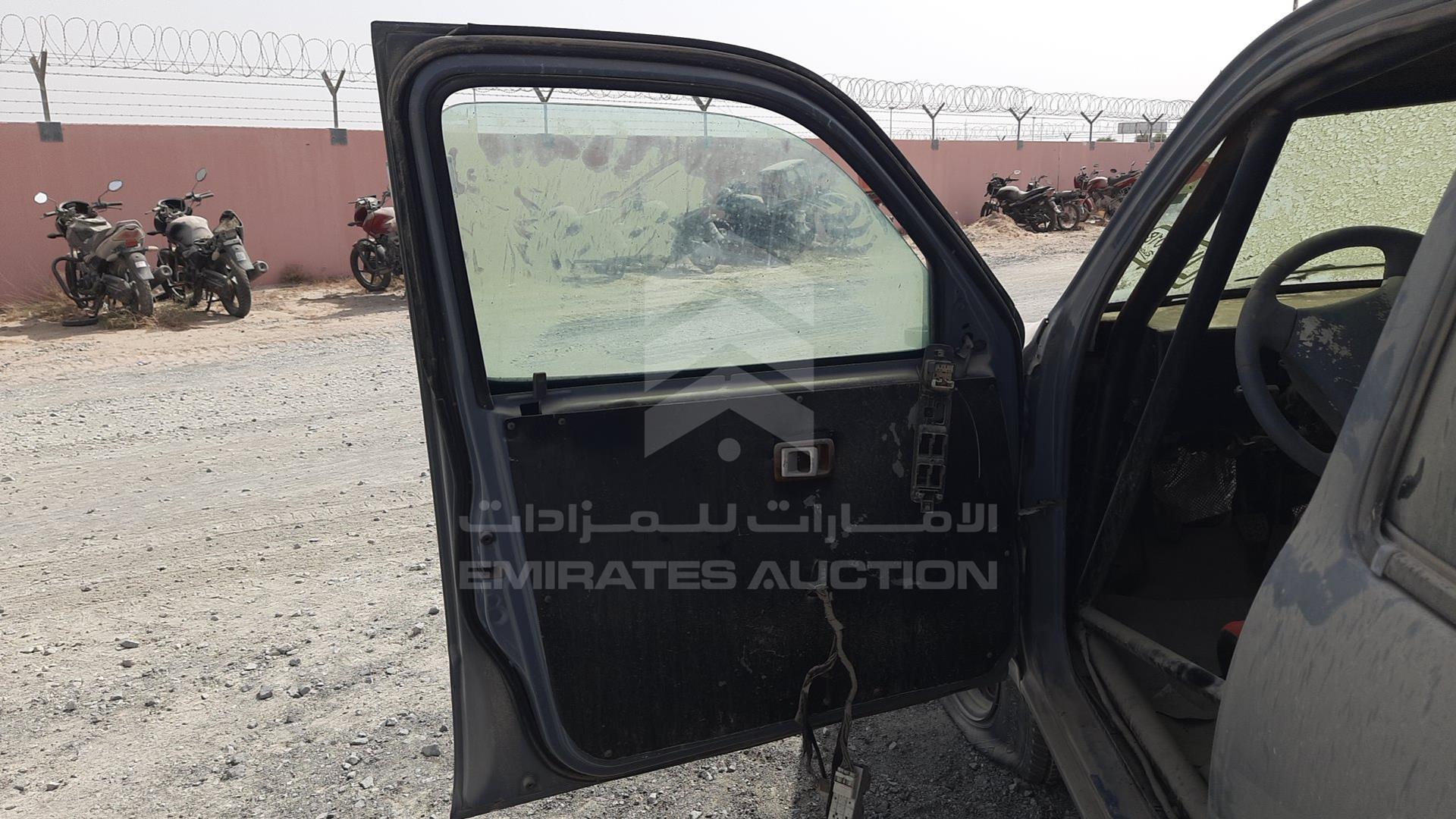 2001 TOYOTA HILUX VIN: JTFEM496320091087