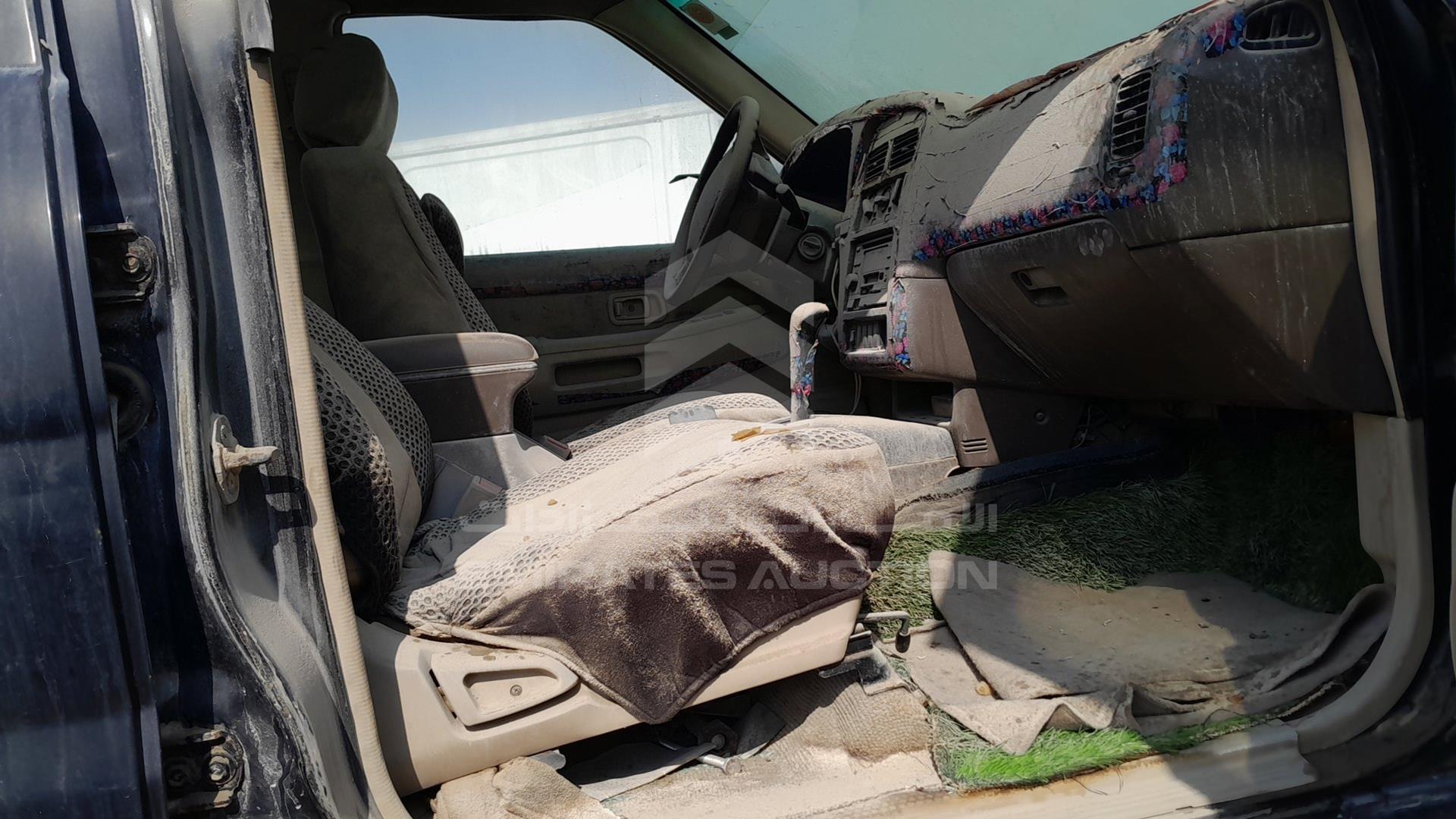 1998 NISSAN PATHFINDER VIN: JN8AR05S2WW271933