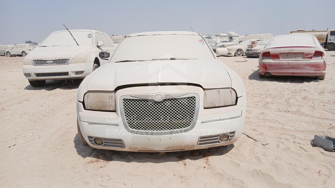 كرايزلر 300 2006 — الزاوية الأمامية بالكامل — صورة 1