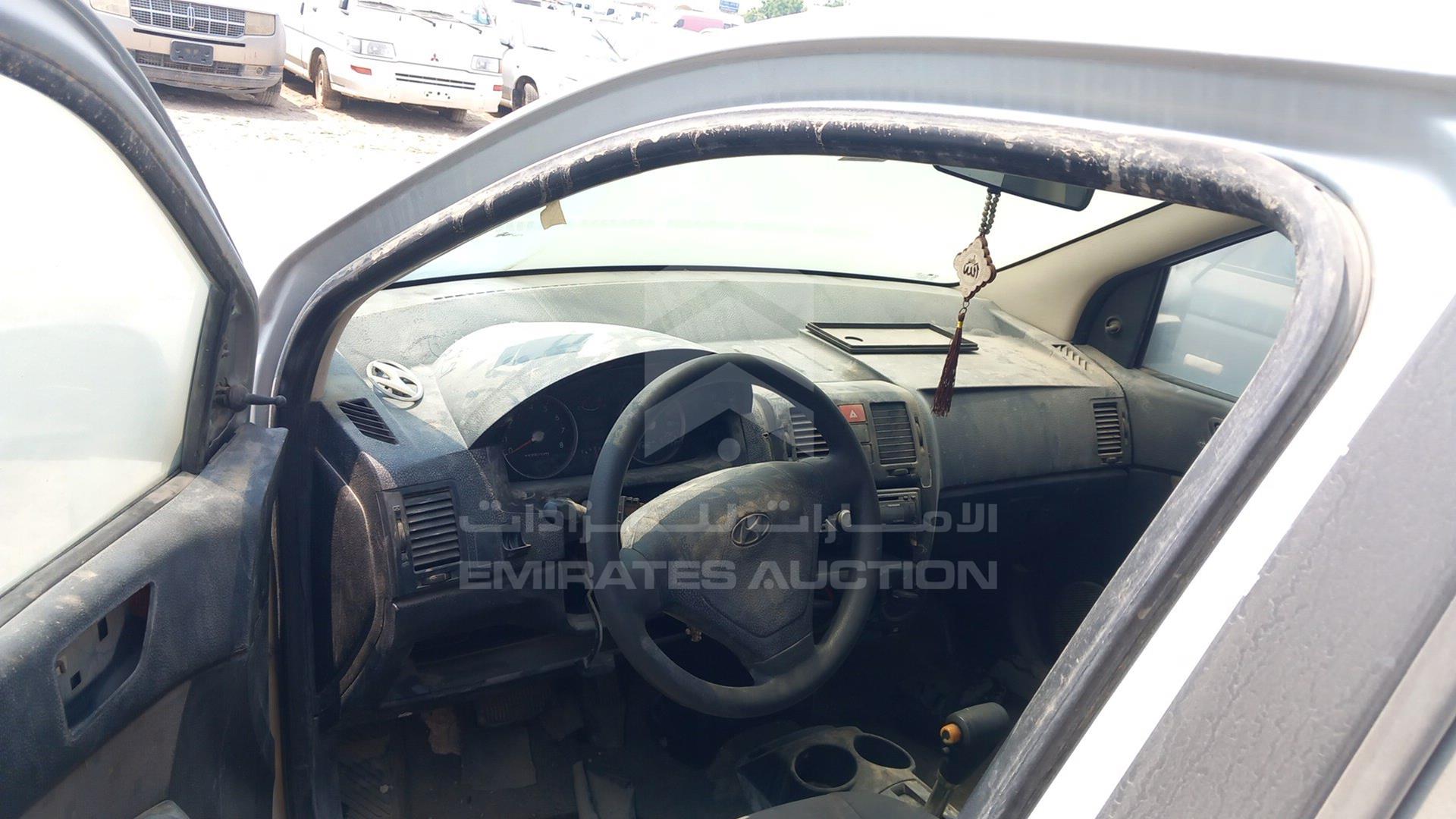 2004 HYUNDAI --- VIN: KMHBT51H44U182149