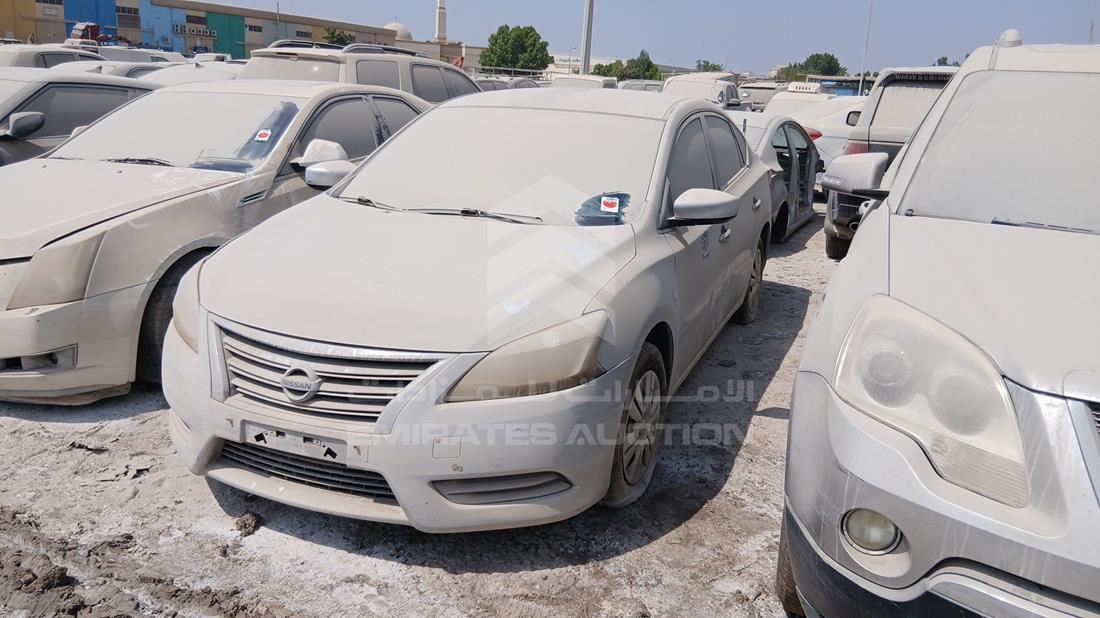 2014 Nissan Sentra — Front Left Angle — Photo 4