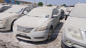2014 Nissan Sentra — Front Left Angle — Photo 4 — Thumbnail