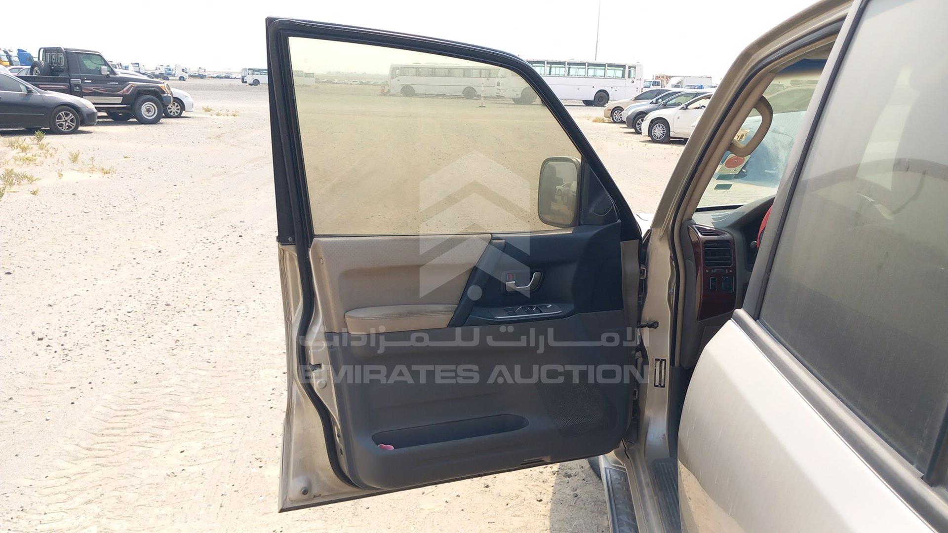 2006 MITSUBISHI PAJERO VIN: JMYLRV73W6J703225