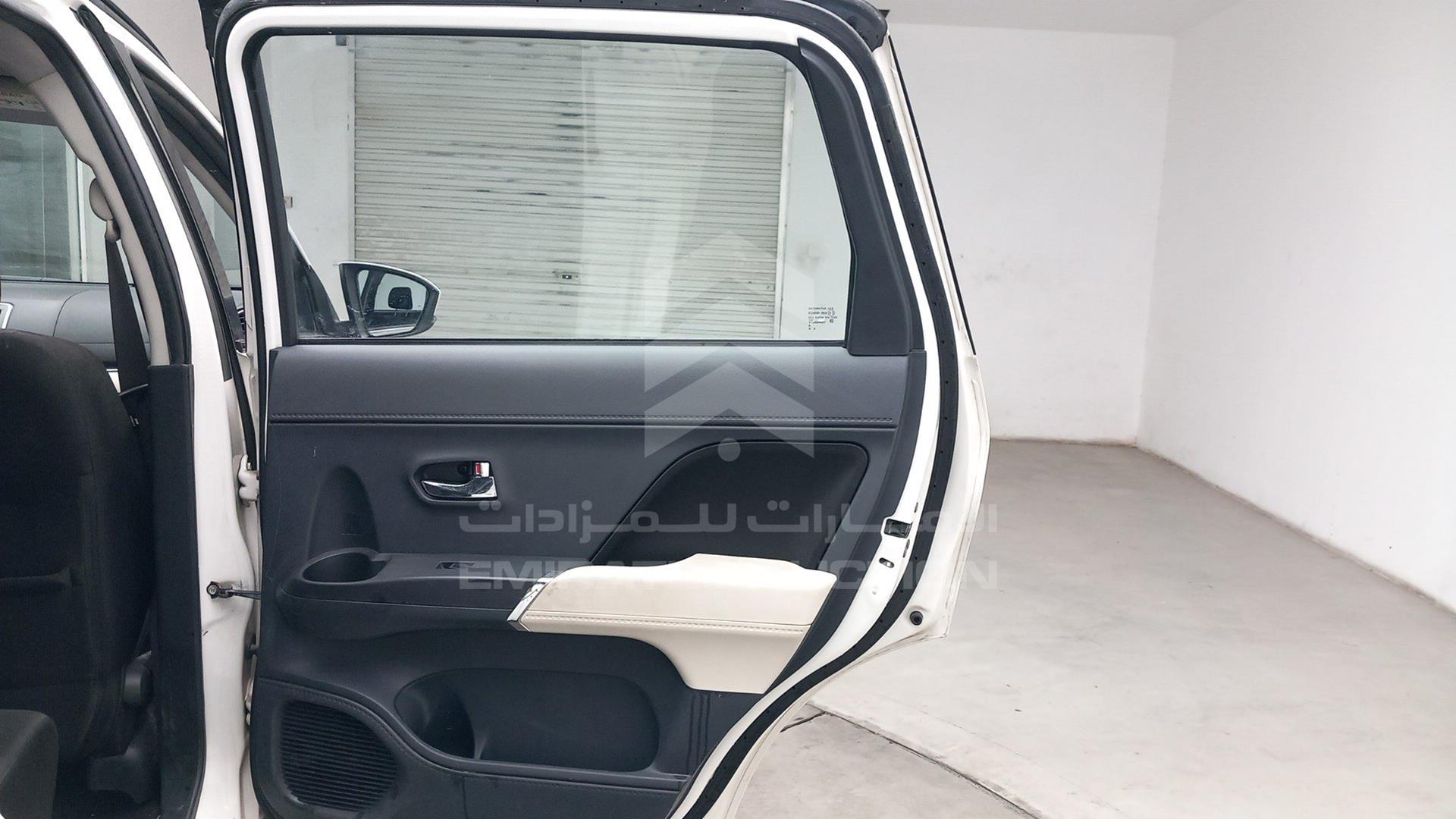 2019 TOYOTA RUSH VIN: MHKEF8BF9KK004985
