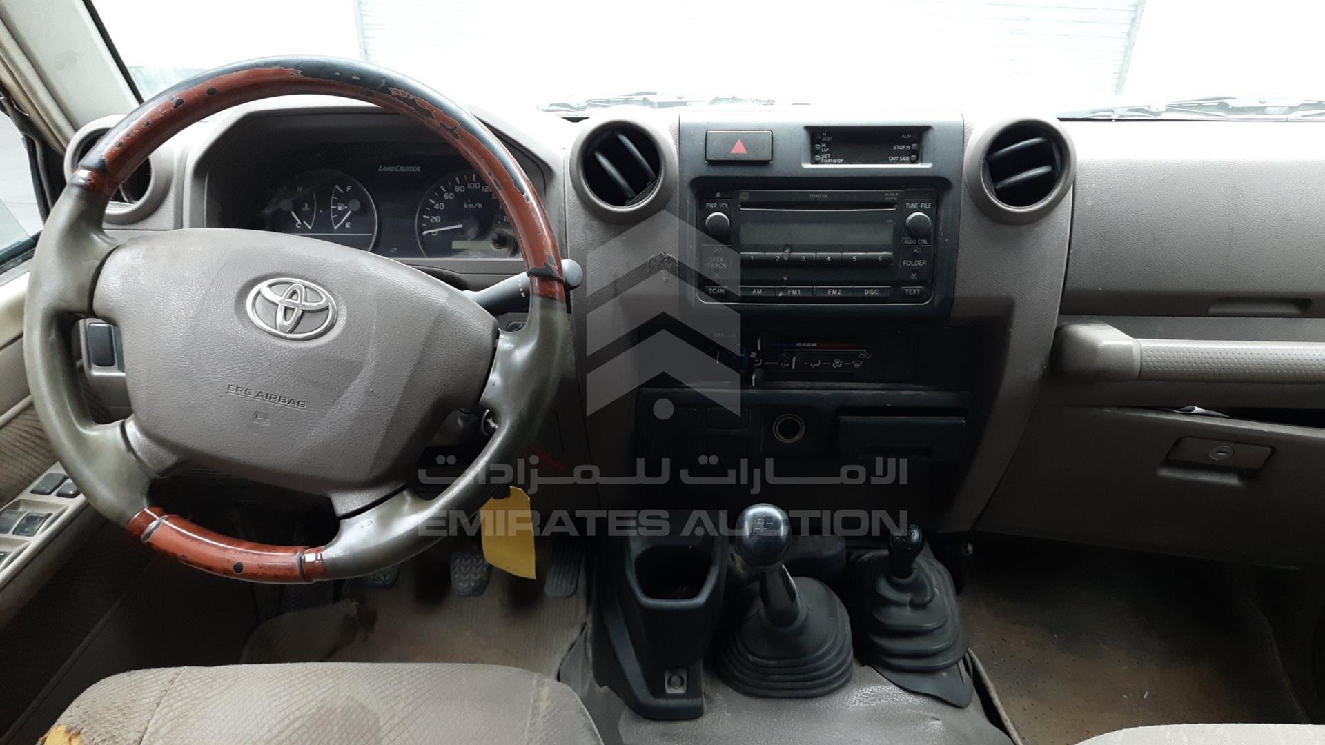 2013 TOYOTA LAND CRUISER VIN: JTFBU71J3D4702655
