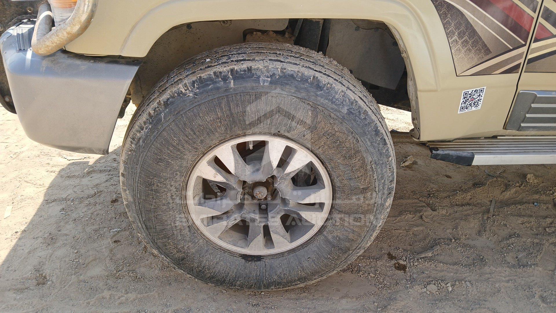 2015 TOYOTA LAND CRUISER VIN: JTFLU73J1F7019579