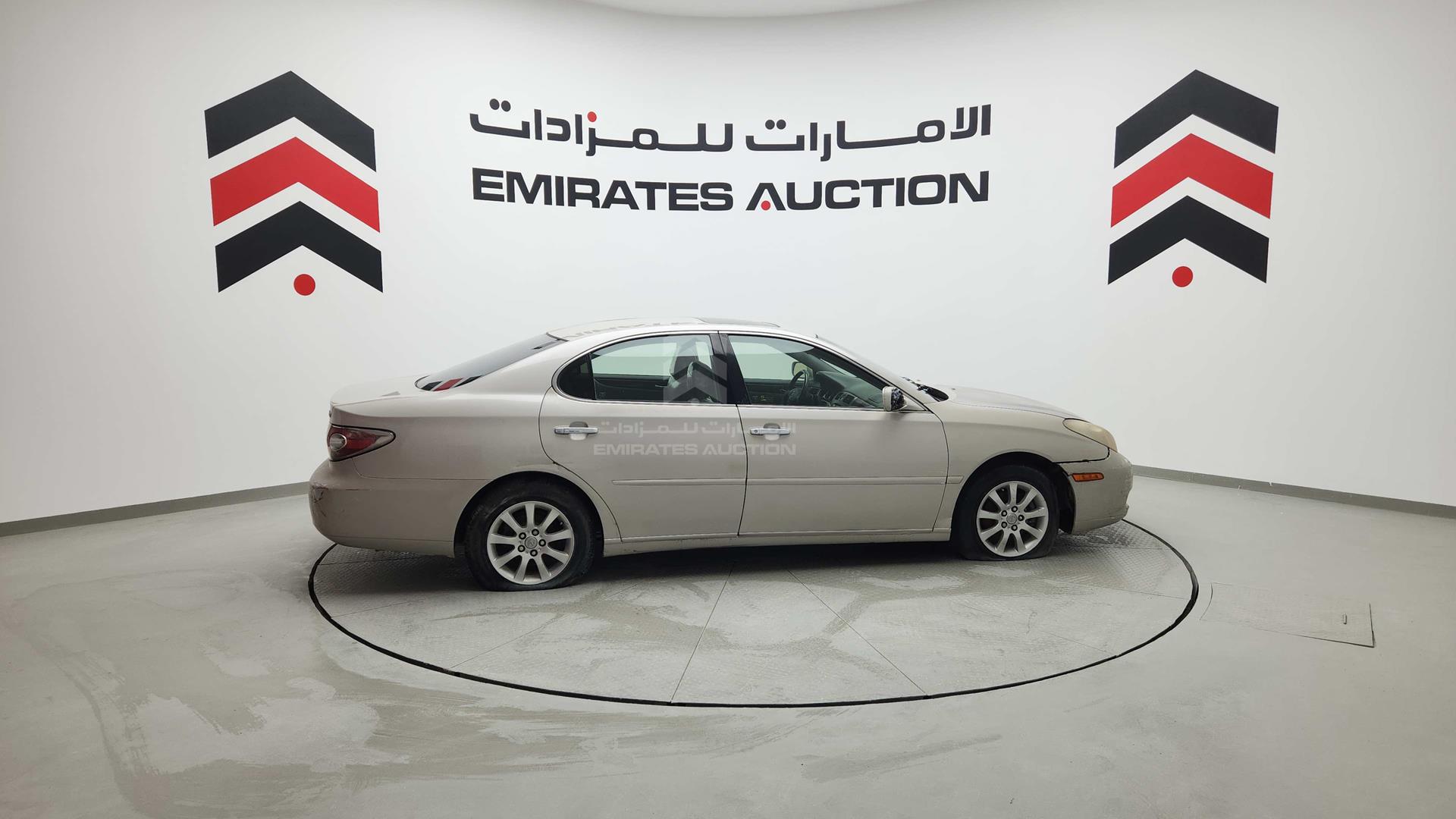 2002 LEXUS ES 300 VIN: JTHBF30G820063242