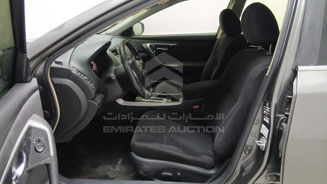 نيسان التيما 2013 — زاوية السائق الأمامية اليسرى — صورة 16