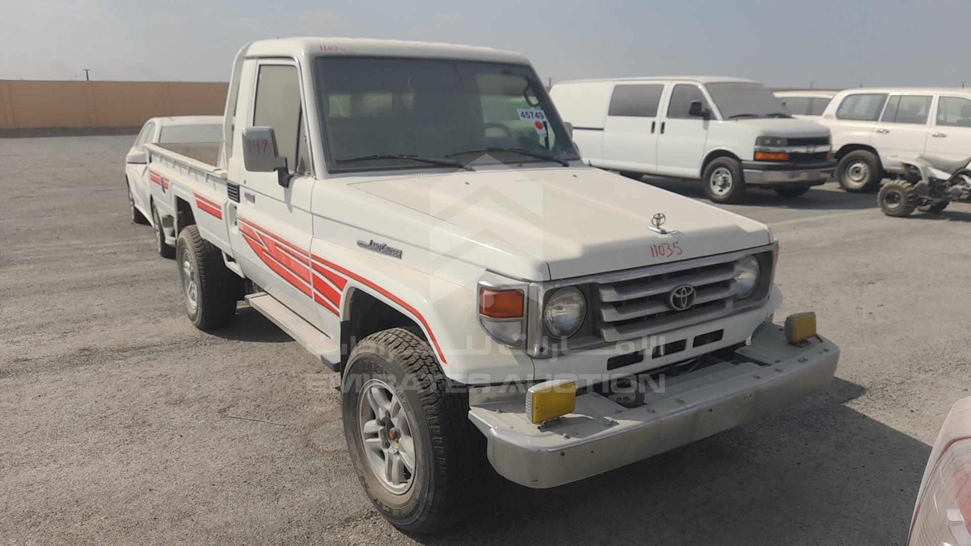 2001 TOYOTA LAND CRUISER PICKUP VIN: JTFLJ73J416005814