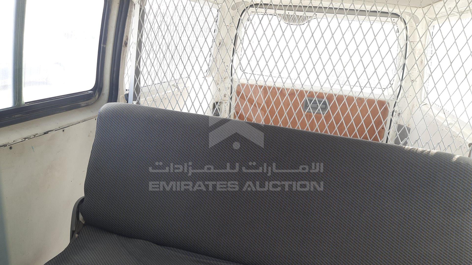 2009 TOYOTA HIACE VIN: JTFHX02P890040579
