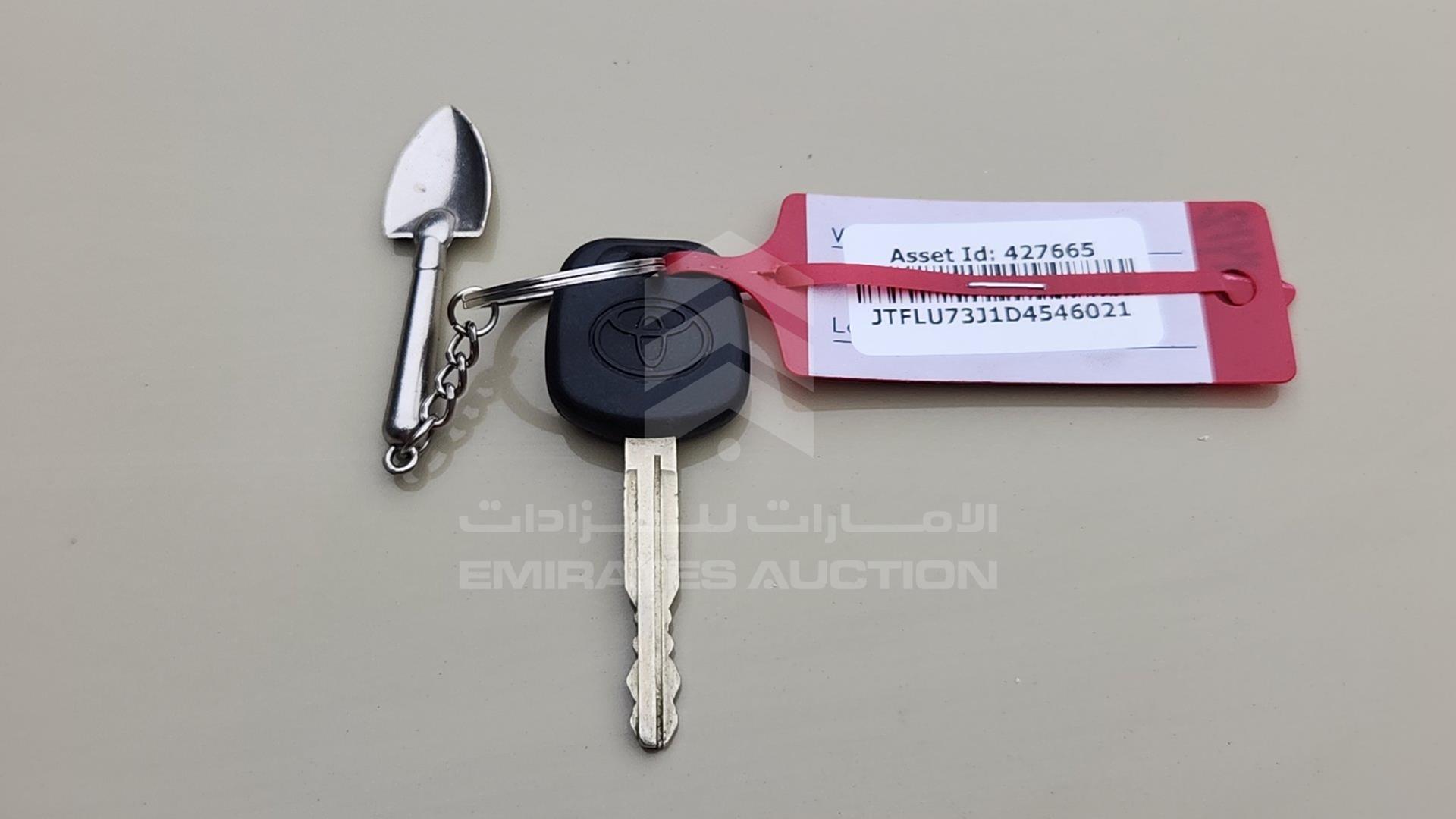 2013 TOYOTA LAND CRUISER VIN: JTFLU73J1D4546021