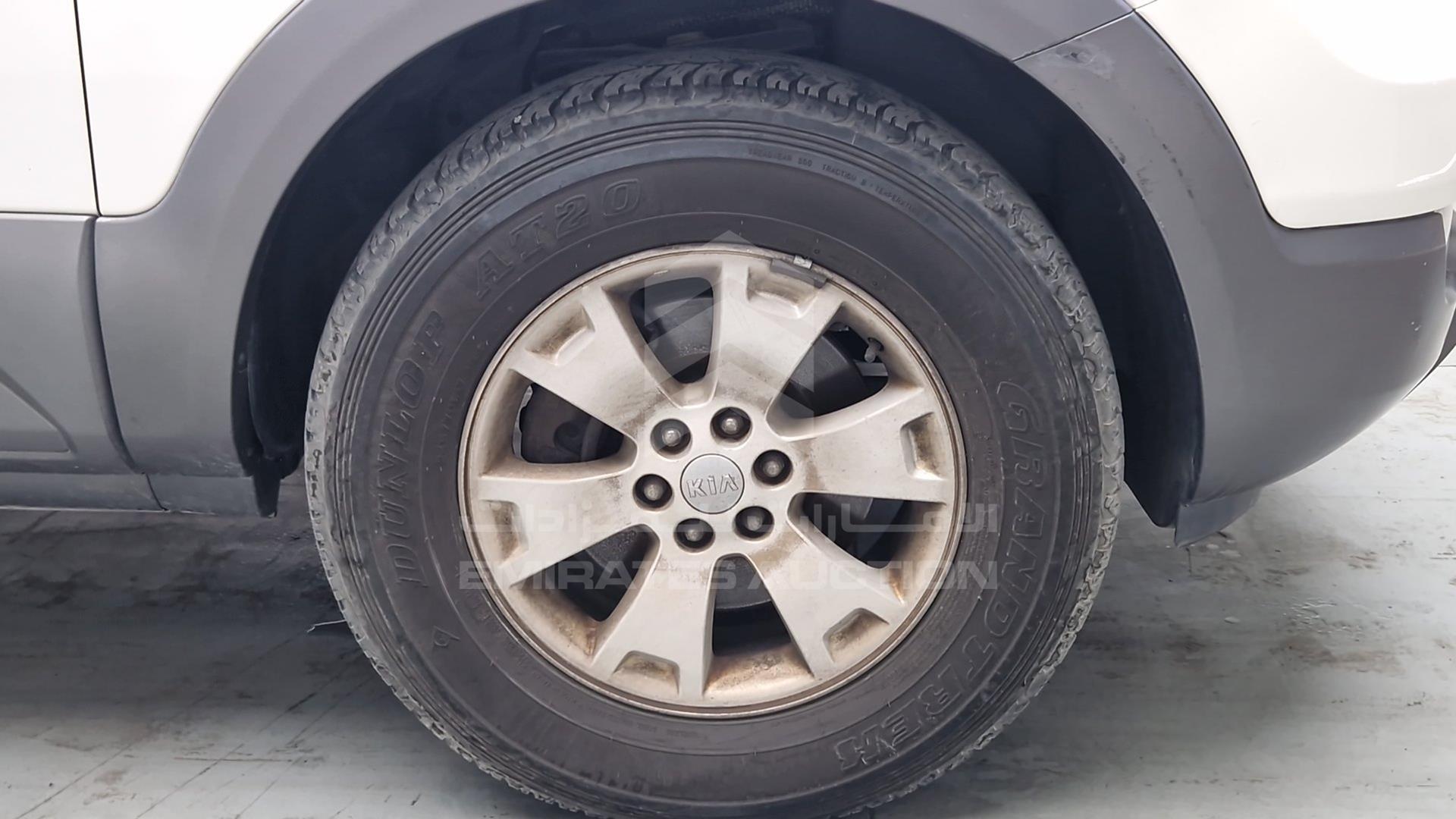 2015 KIA MOHAVE VIN: KNAKM8112F5127778
