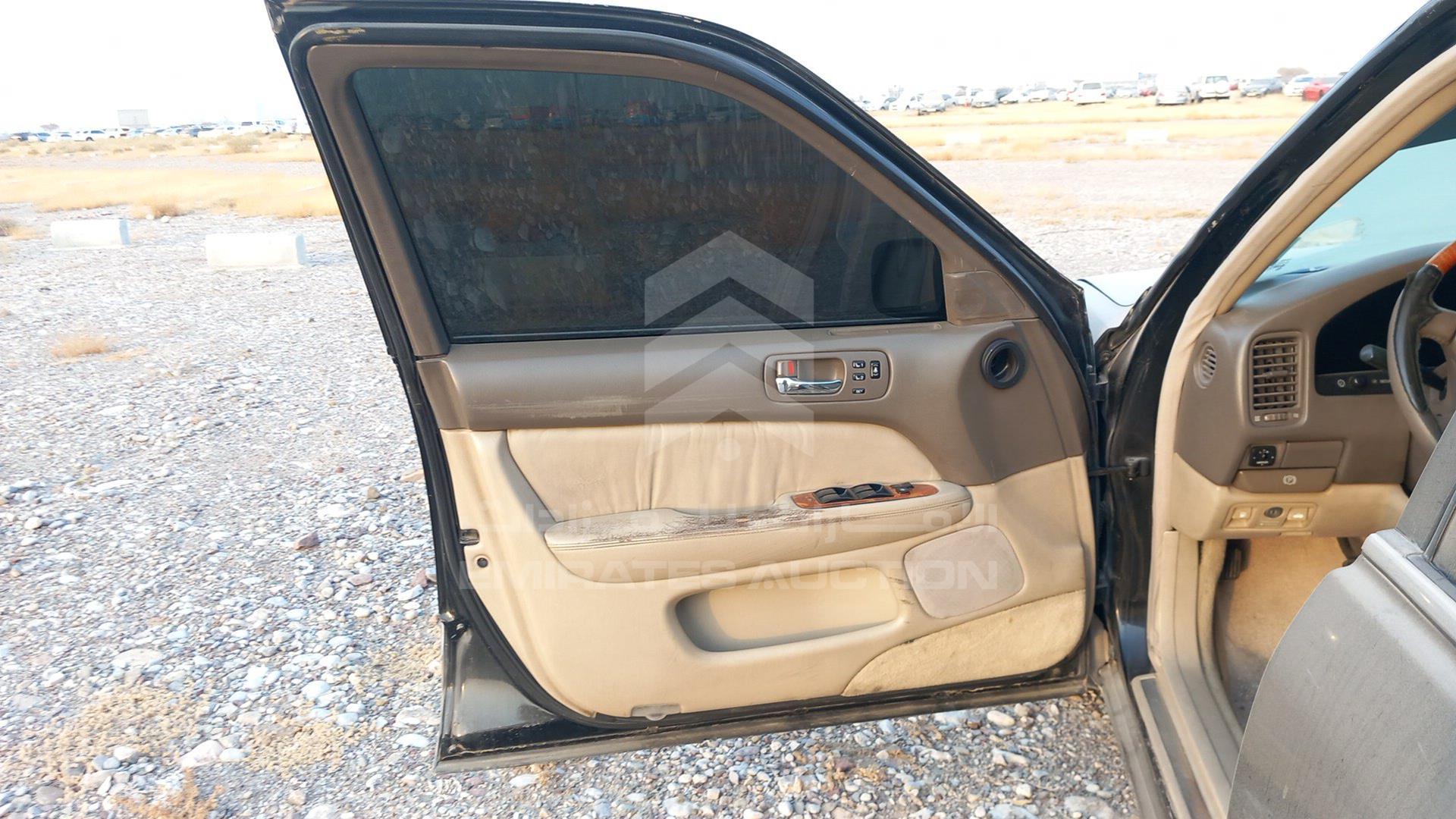 2000 LEXUS LS400 VIN: JT8BH28F7Y0171375