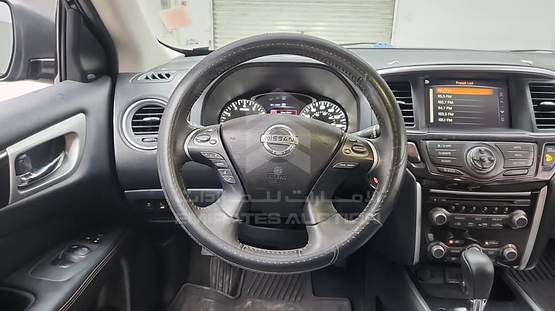 2020 Nissan Pathfinder — Steering & Mounted Controls — Photo 16