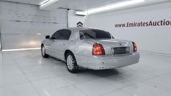 Lincoln Town Car 2005 1LNHM82W05Y613957 Image 35