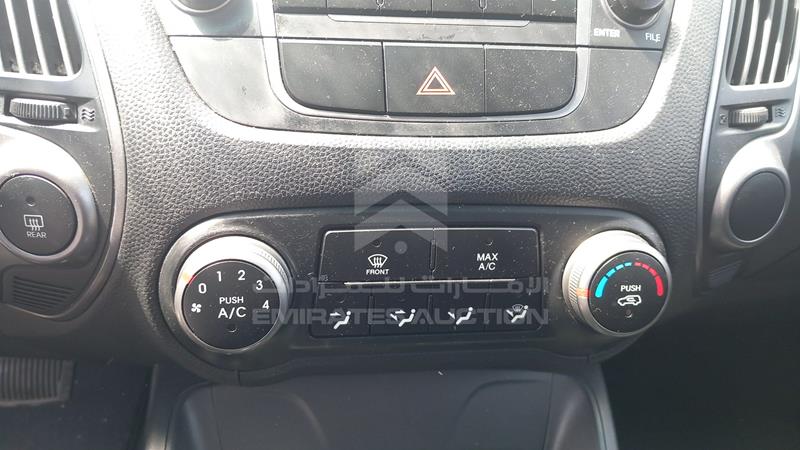 KMHJT81C4EU851006 Auction: EmiratesAuction Lot: 408515 KMHJT81C4EU851006 Hyundai Tucson 2014 BLUE Photo 18