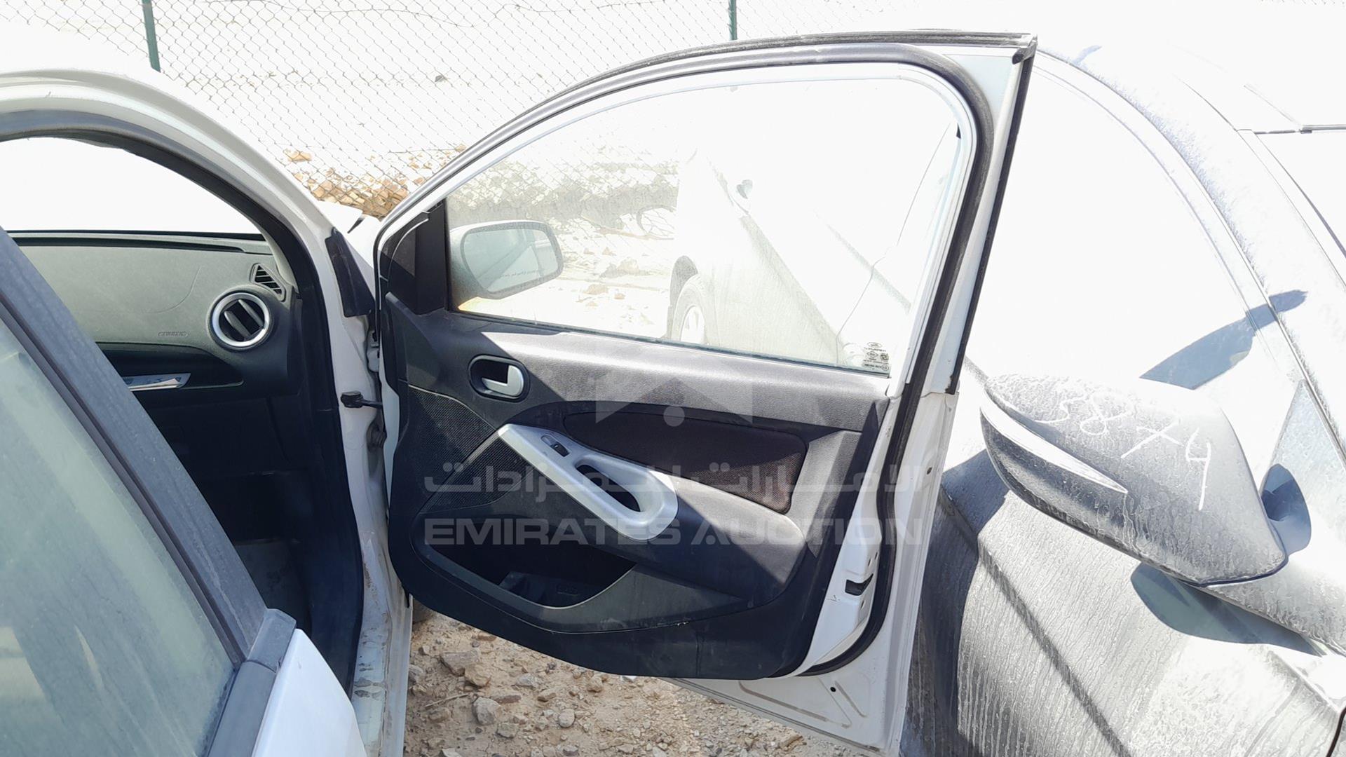 2011 FORD FIGO VIN: MAJTJ21D2BAE38340