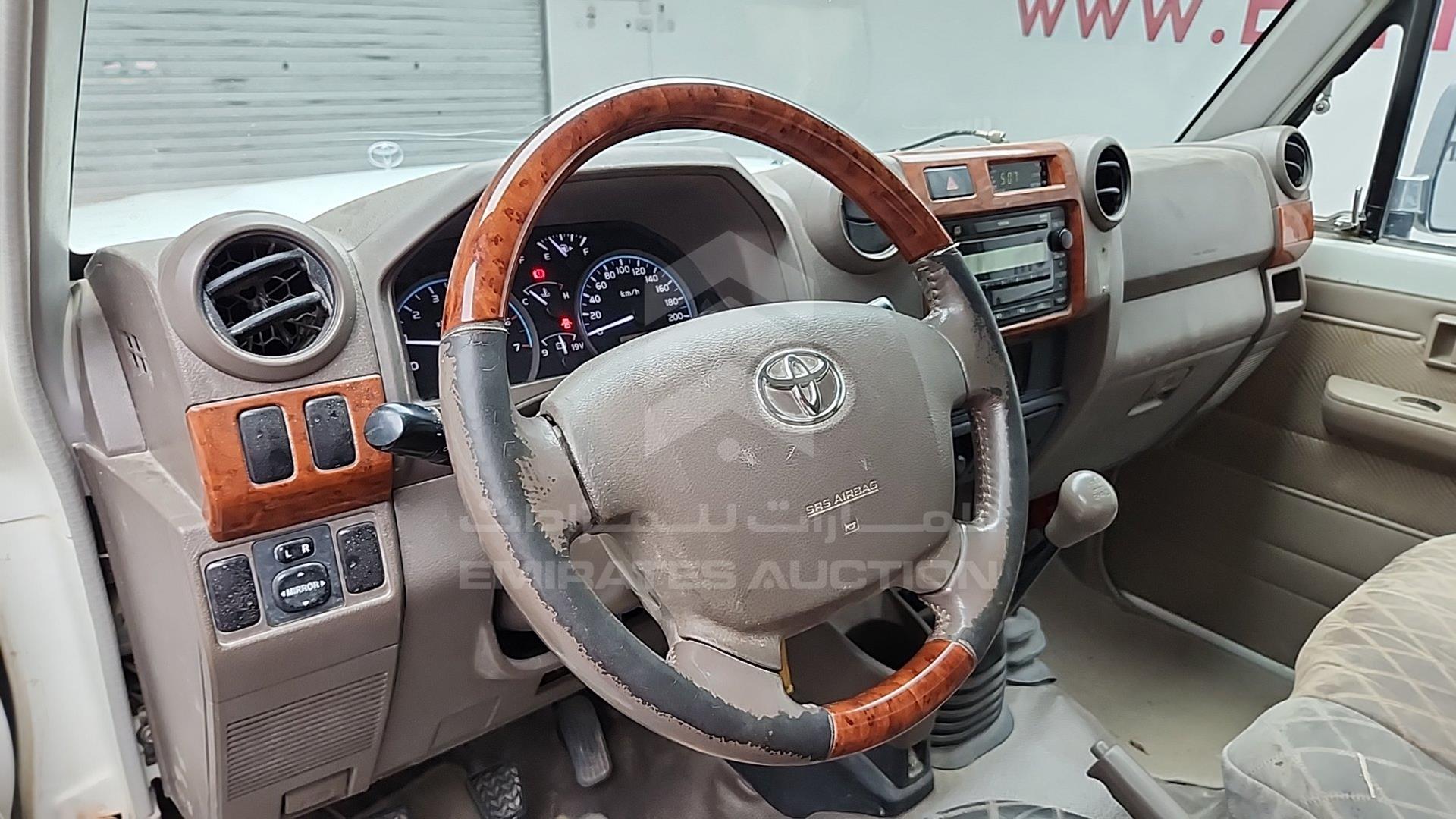 2012 TOYOTA LAND CRUISER VIN: JTFLU73J2C4522860