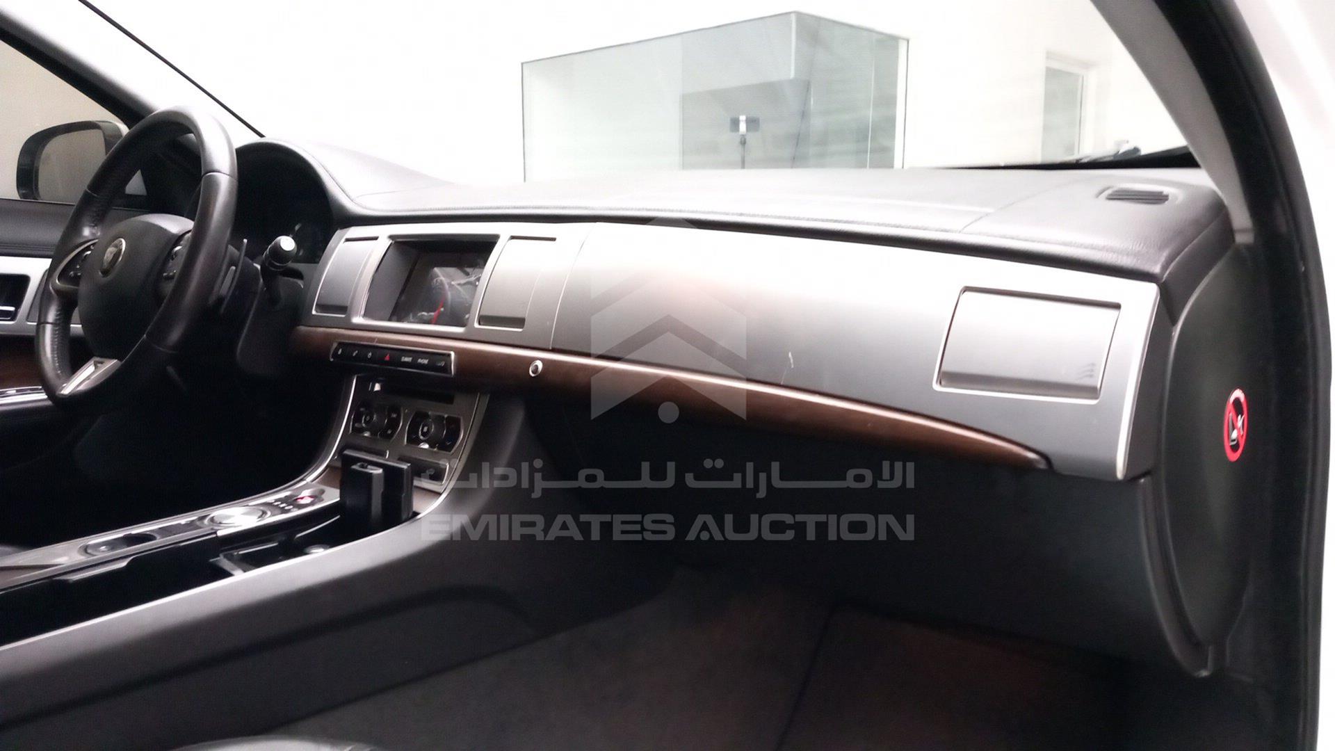 2015 JAGUAR XF VIN: SAJAA05NXFPU68552